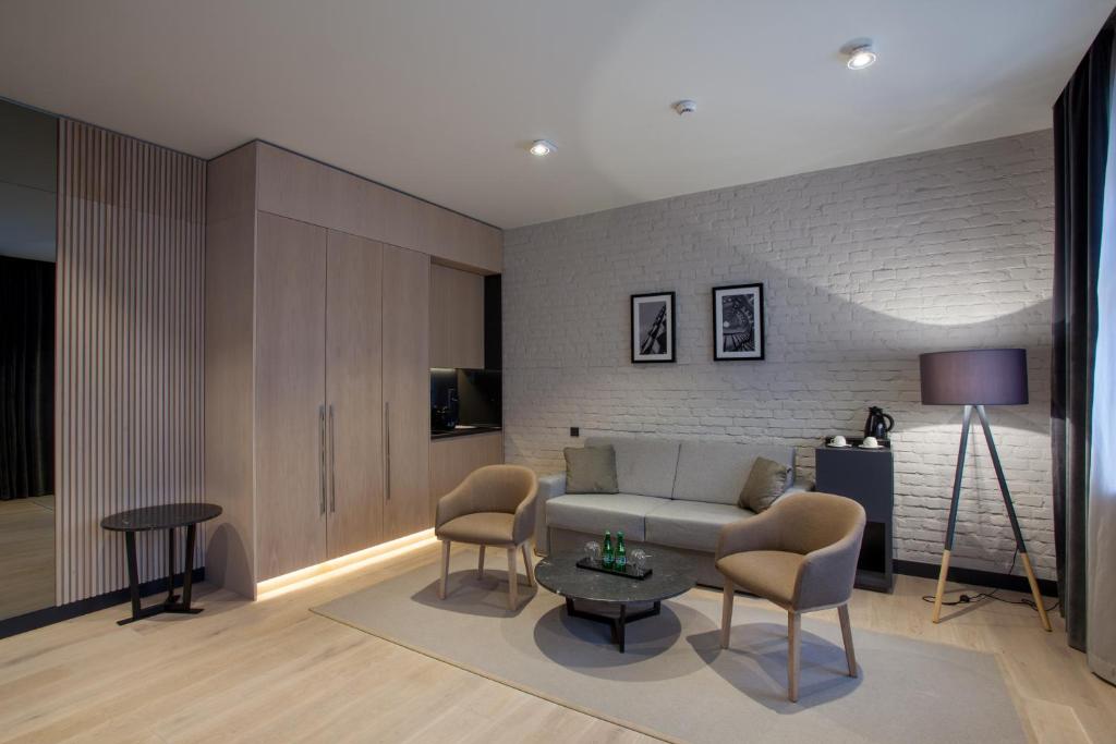 Ilonn Boutique Limanowskiego - Resim 5