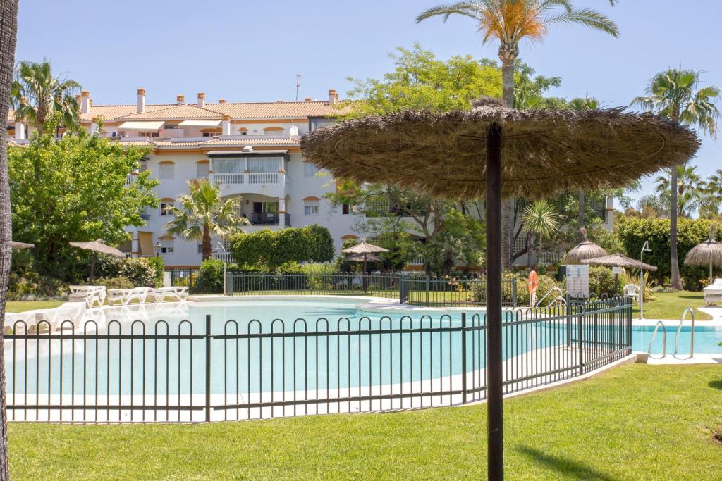 Bright Garden Puerto Banús by Rent Me