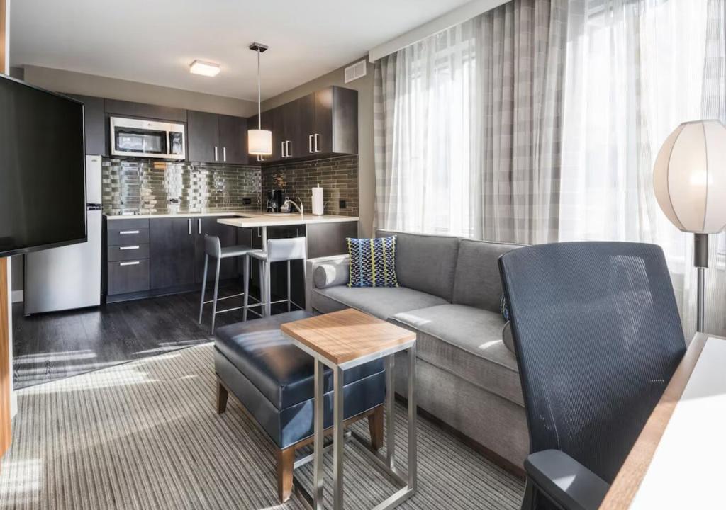 Residence Inn by Marriott Jersey City - 