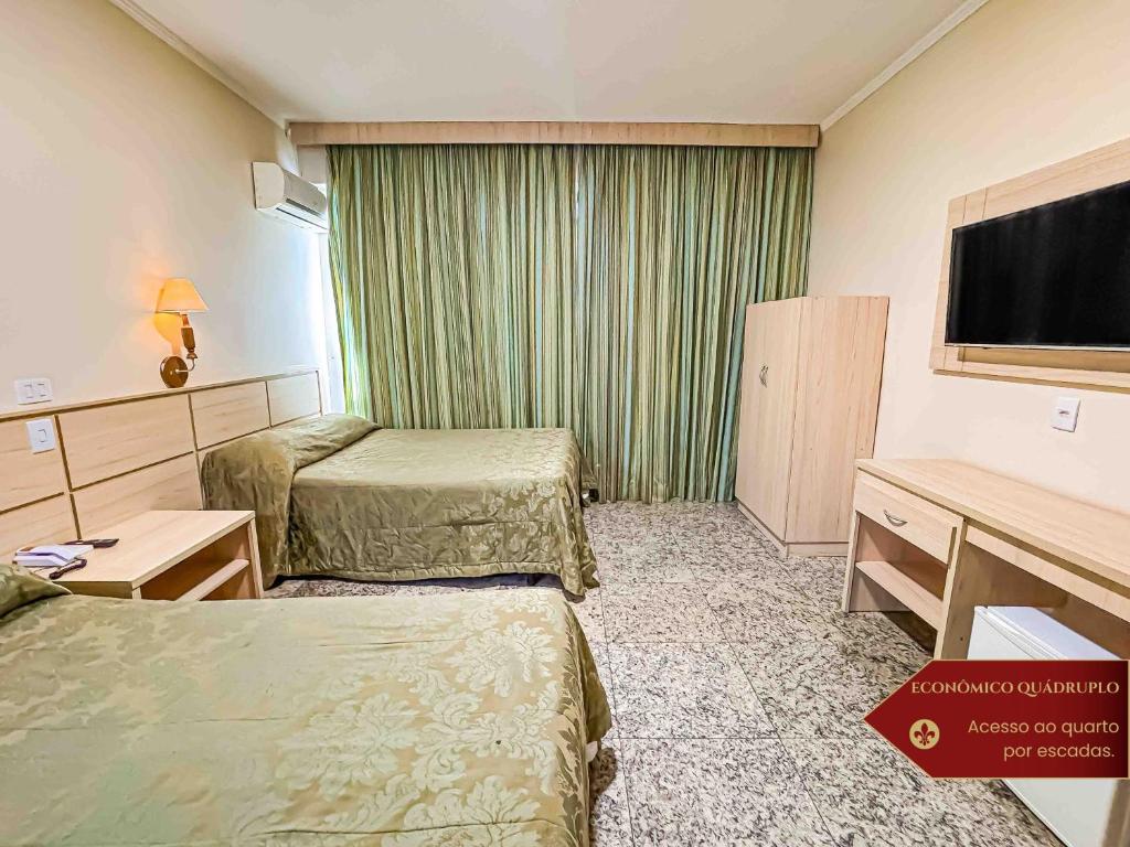 Hotel Castelo Nacional Inn Campos do Jordão - Economy Quadruple Room - Annex Building