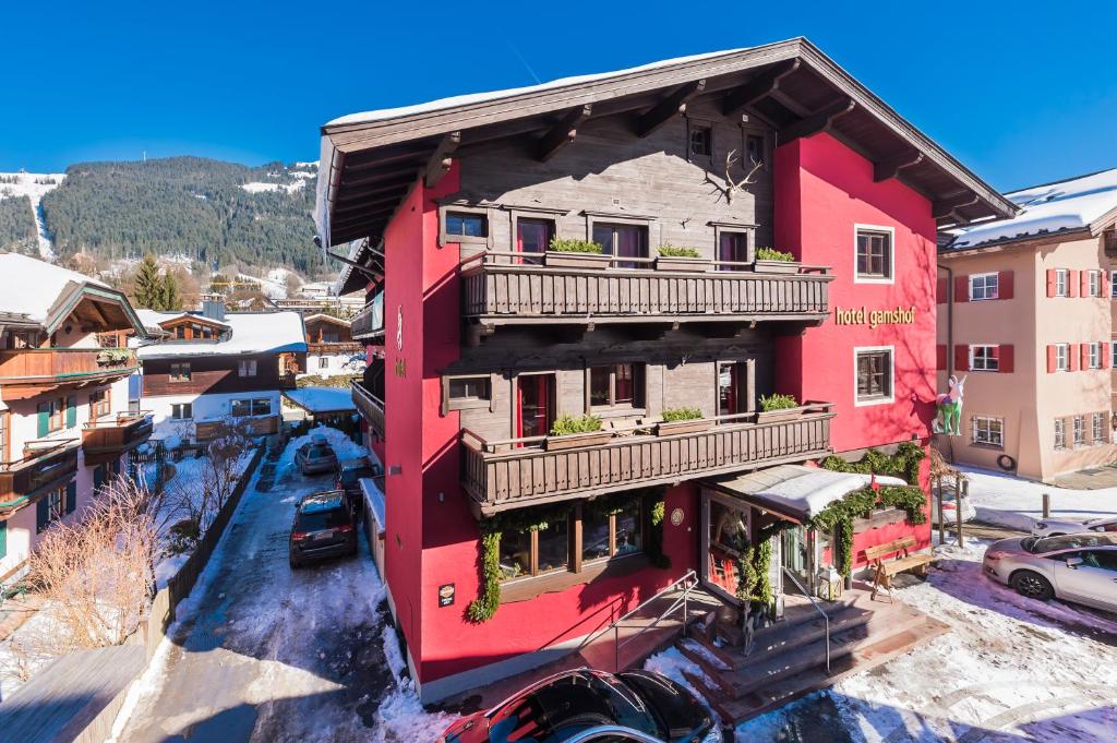 Nespecifikovaný výhled na hory nebo výhled na hory při pohledu z hotelu