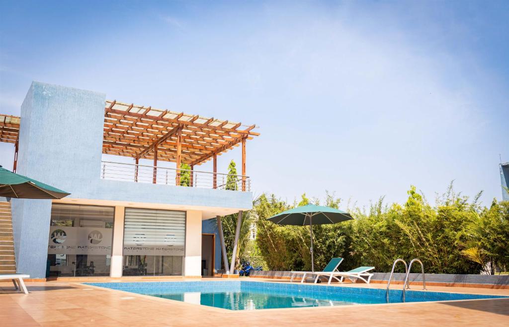 Πισίνα στο ή κοντά στο Libi Apartment-BlueWaters Property Mgt LTD