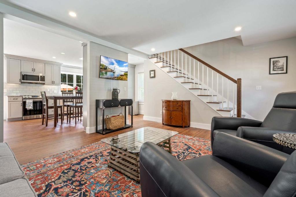 Χώρος καθιστικού στο Pepperrell Place - Home for 6