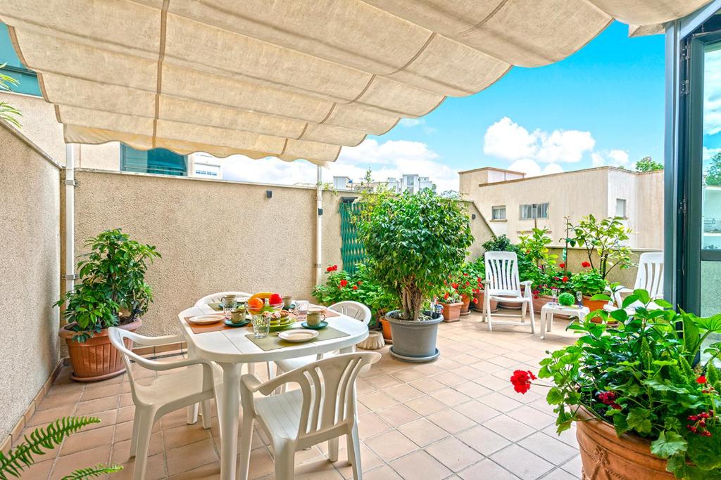 Céntrico apartamento con terraza y plaza garaje