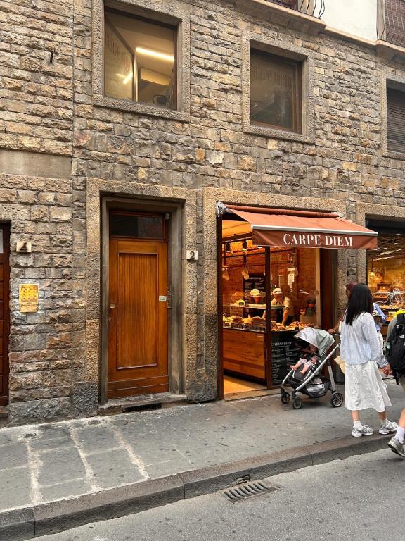Federica's Ponte Vecchio 1bd - by FlorenceHospitality