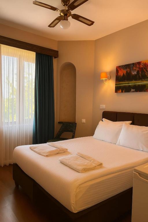 Grand Uchisar Hotel - Standard Double Room With Fan