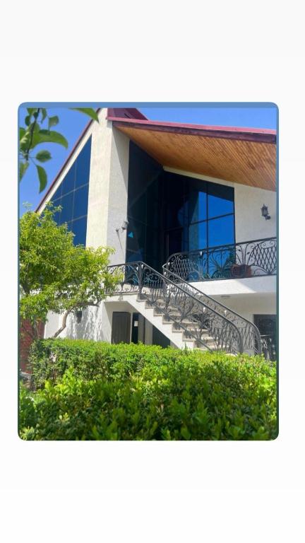 Budova, kde se prázdninový dům nachází