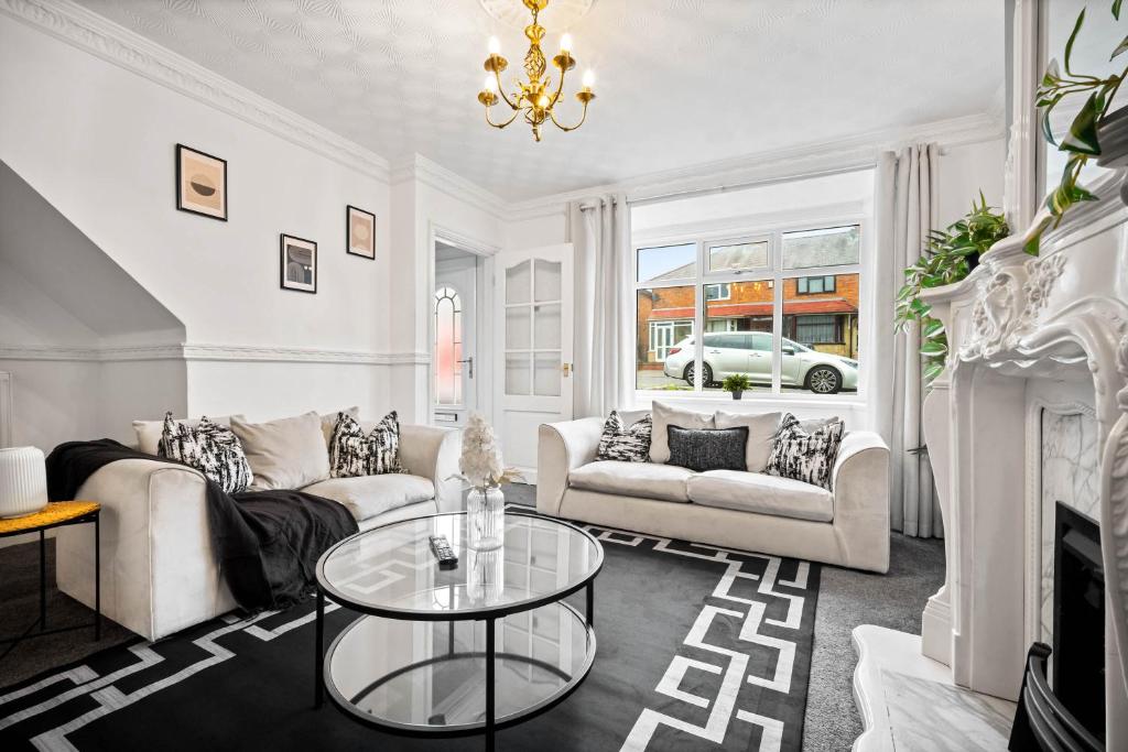 Posezení v ubytování Stylish 3Bed House - Garden - Parking - Smart TV - Netflix 73B