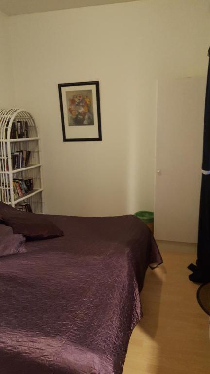 Postel nebo postele na pokoji v ubytování Mårbys Gästrum