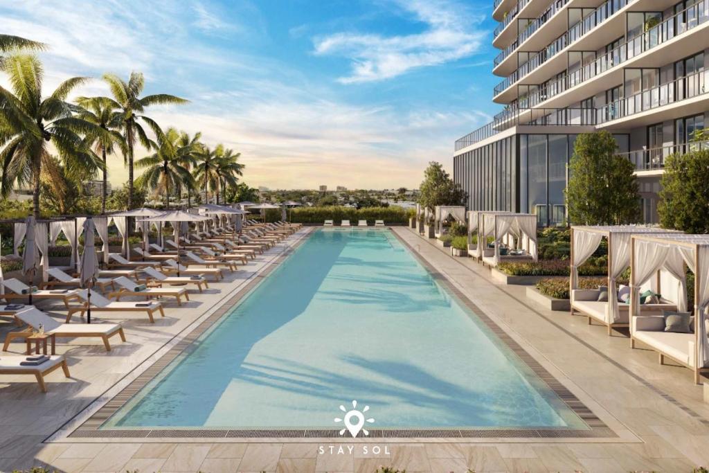 Curated visual reference: Picture Idea: Coastal Apartment Pool Breezy Balcony 迈阿密海滩 2026年最新房价