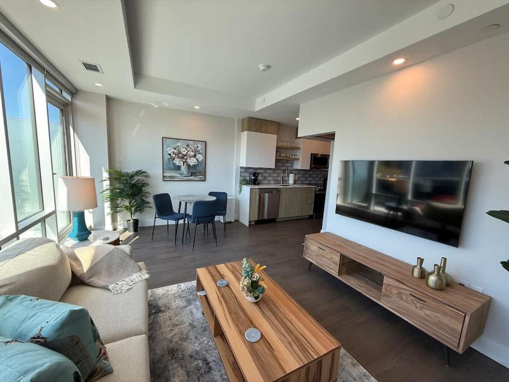 Photo inspiration: Fresh Look at Penthouse Downtown 1 Bedroom With 6 Appliances Halifax 2026