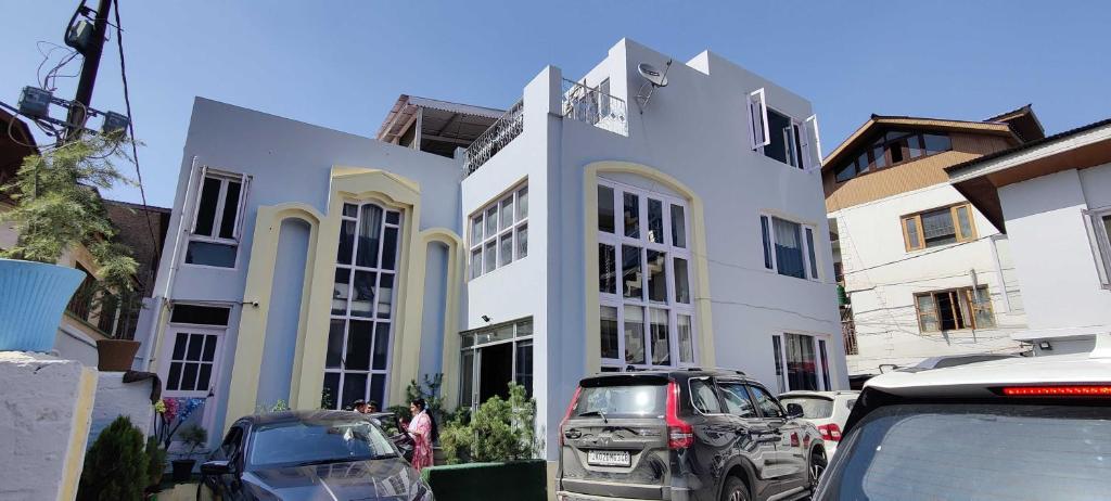 Fotografie z fotogalerie ubytování Hotel O lotus v destinaci Šrínagar