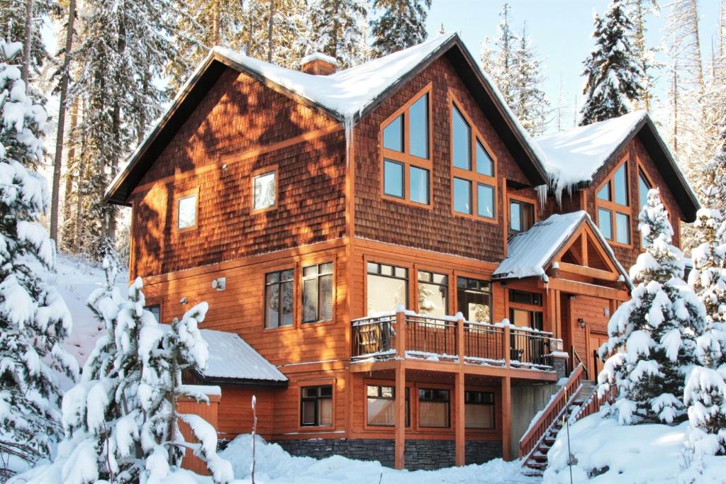 Black Diamond Chalet by Fernie Central Reservations v zimě