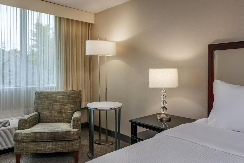 Holiday Inn & Suites Boston Peabody, an IHG Hotel - 