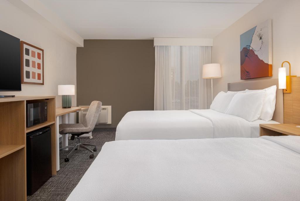 Spark by Hilton Toronto Airport photo