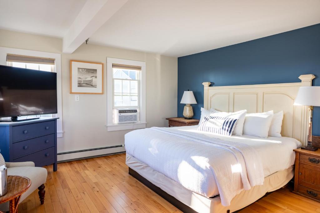 The Beach House Inn - Deluxe Oceanview King