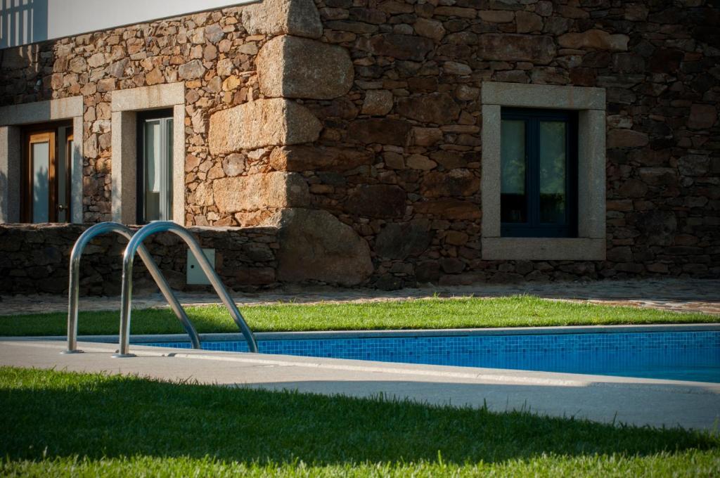Quinta Vilar e Almardeの敷地内または近くにあるプール