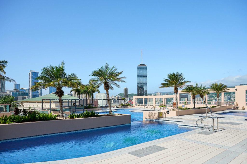 Bazén v ubytování The Landmark #2705 - 30-Night Minimum - Honolulu HI nebo v jeho okolí