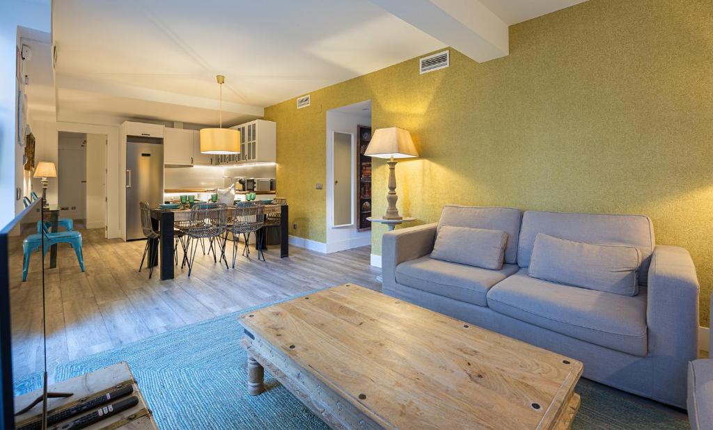 Et opholdsområde på Oasis Madrid - Private Garden - Near Bernabéu