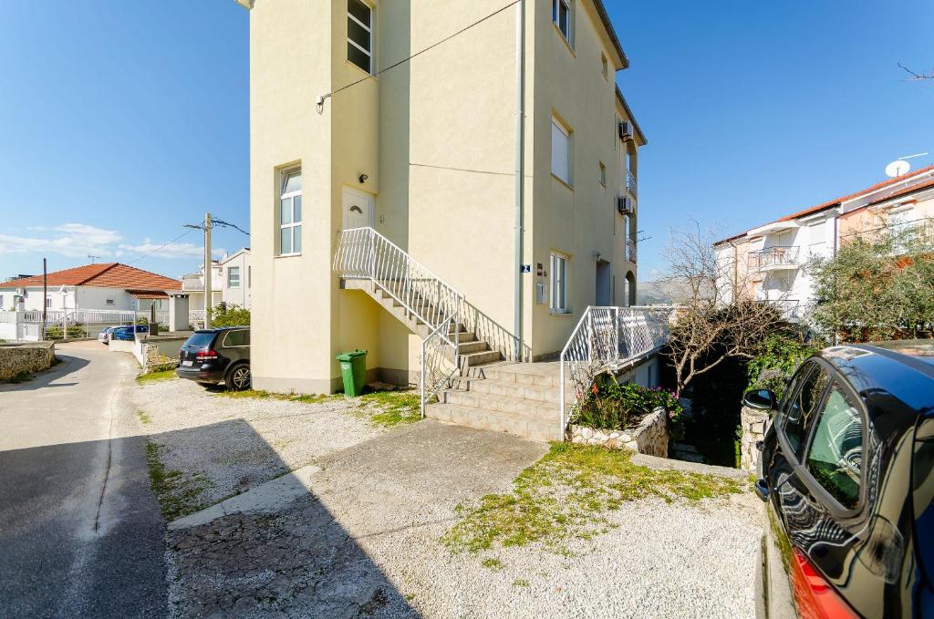 Apartment Mario