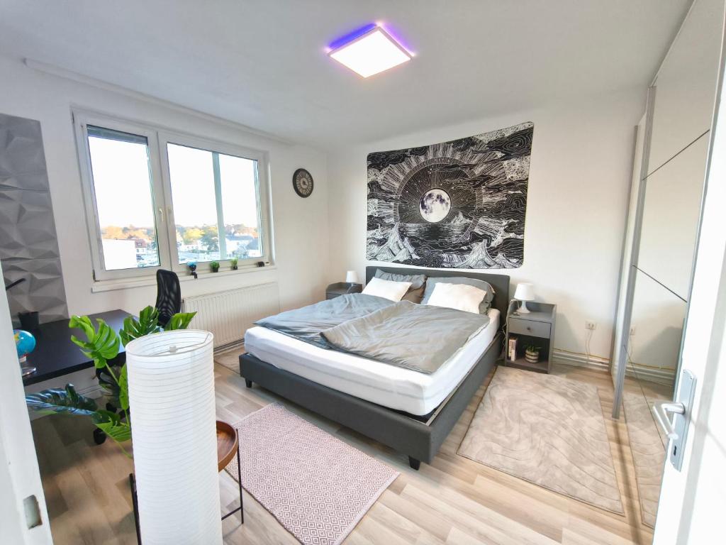 Postel nebo postele na pokoji v ubytování Big 1 Bedroom Apartment near Airport & City Center