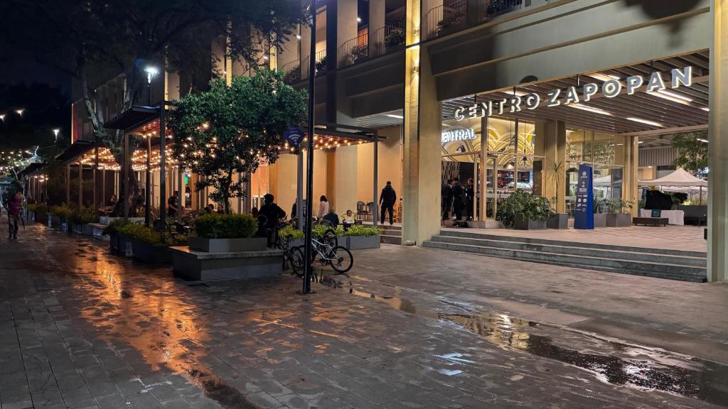 Το κτήριο όπου στεγάζεται  το διαμέρισμα