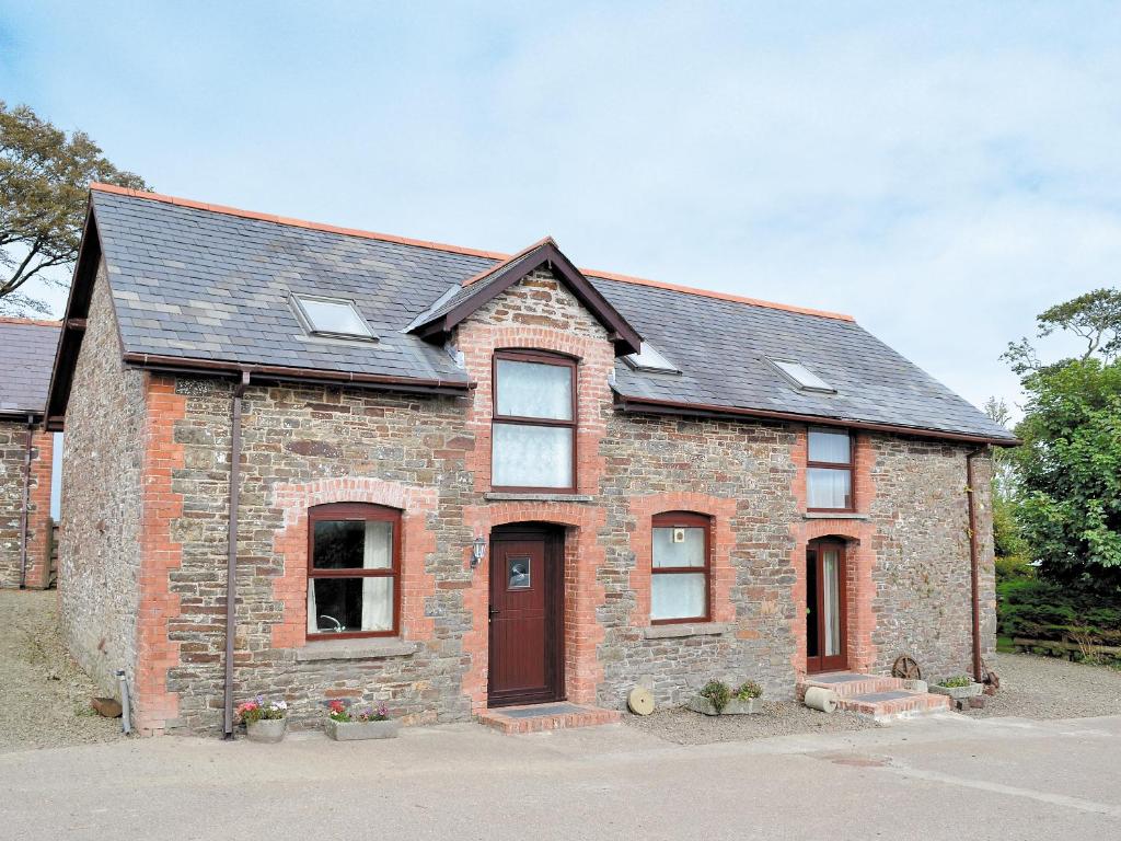 El edificio en el que está la casa vacacional