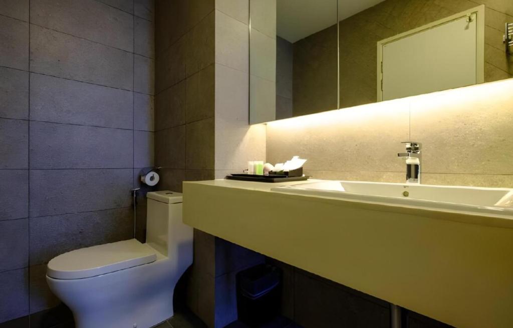 Fotografie z fotogalerie ubytování Beachfront Sea View Luxury Private Beach Suites v destinaci Tanjong Tokong