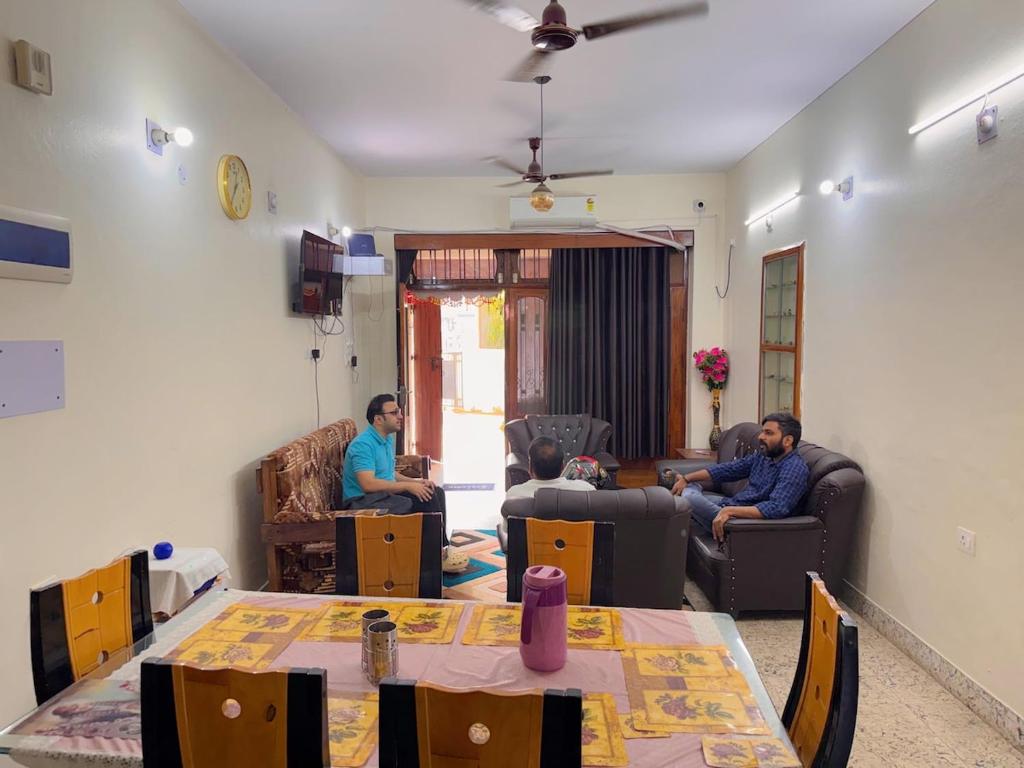 Istumisnurk majutusasutuses Premium 3BHK for Families & Groups, Ramnagri More