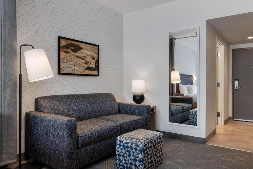 Home2 Suites By Hilton Ames - 特大号床一室公寓套房