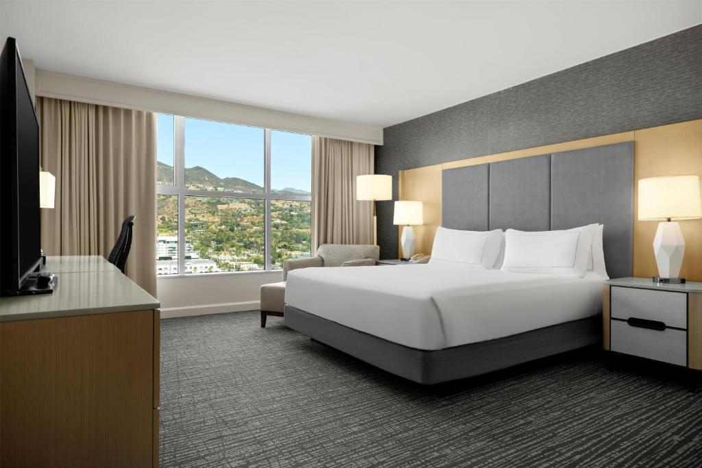 Hilton Los Angeles North-Glendale & Executive Meeting Center - 