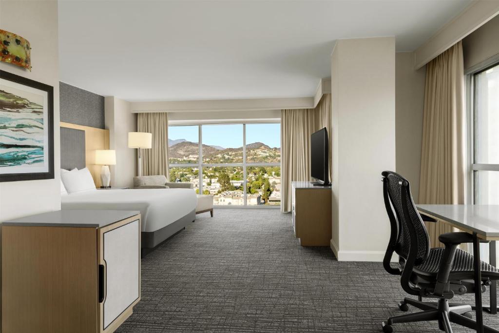 Hilton Los Angeles North-Glendale & Executive Meeting Center - 
