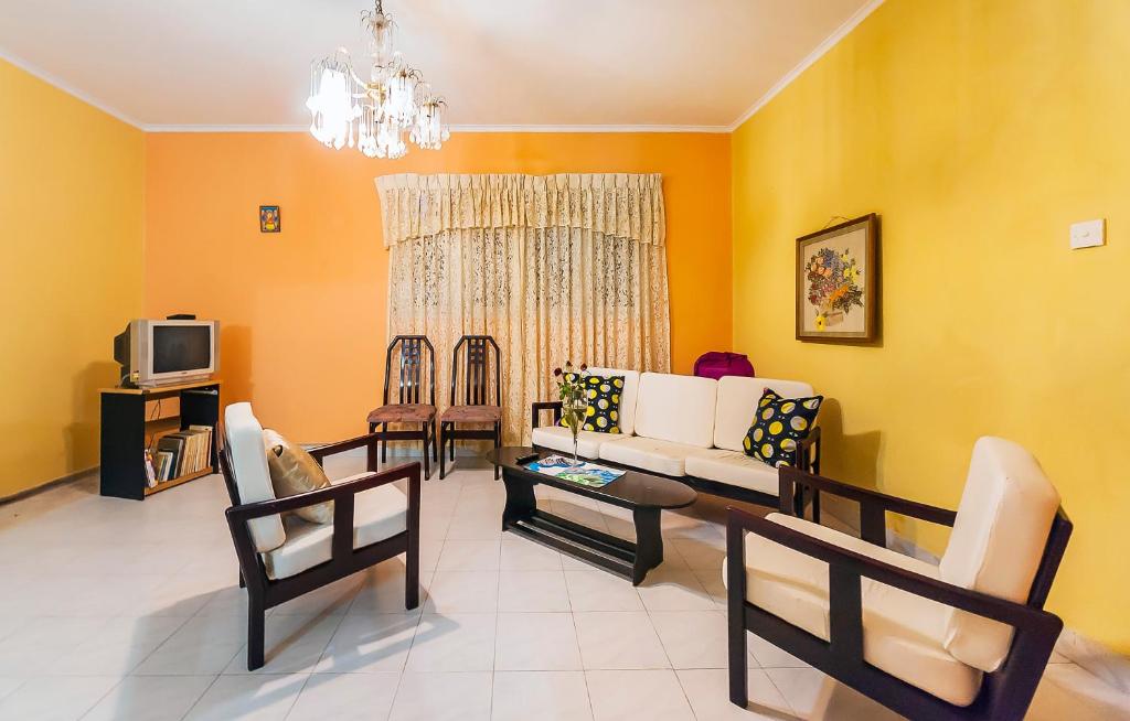 TV a/nebo společenská místnost v ubytování Cloud Inn Kandy Homestay