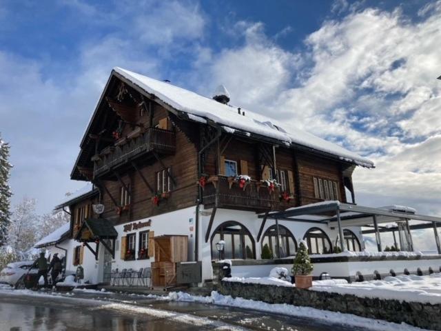 Το κτήριο όπου στεγάζεται  το ξενοδοχείο