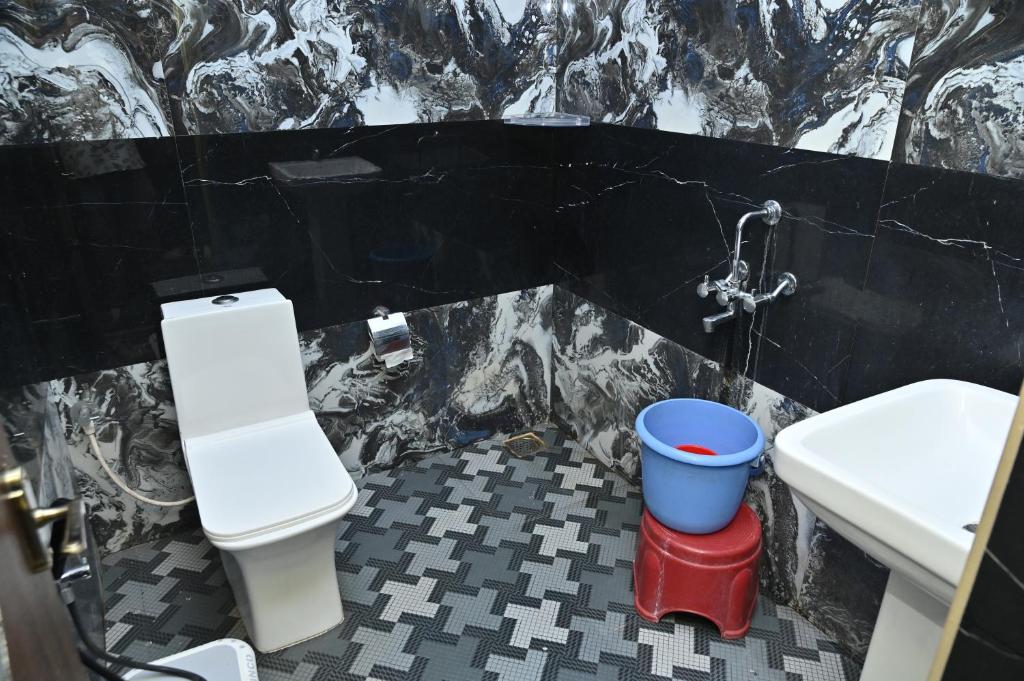 Koupelna v ubytování NAVARATHNA International resort