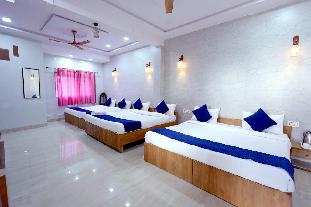 Postel nebo postele na pokoji v ubytování Basil Inn Homestay, A Boutique Hotel