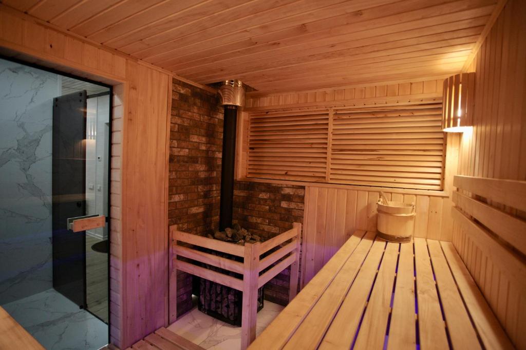 Ένα μπάνιο στο Перлина Ворохти