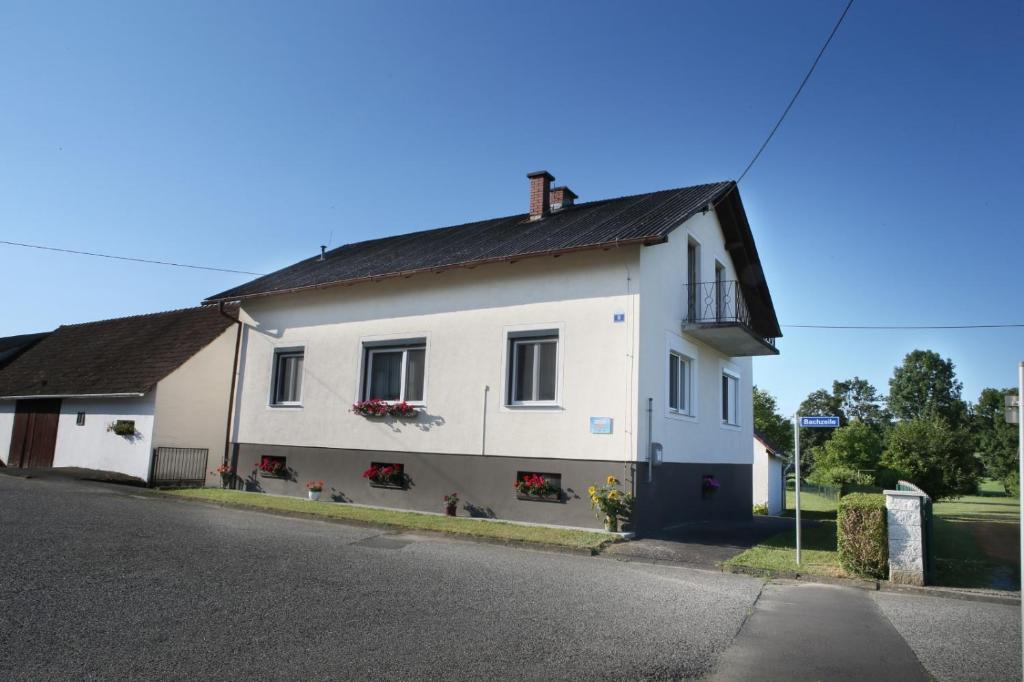 Budova, kde se prázdninový dům nachází