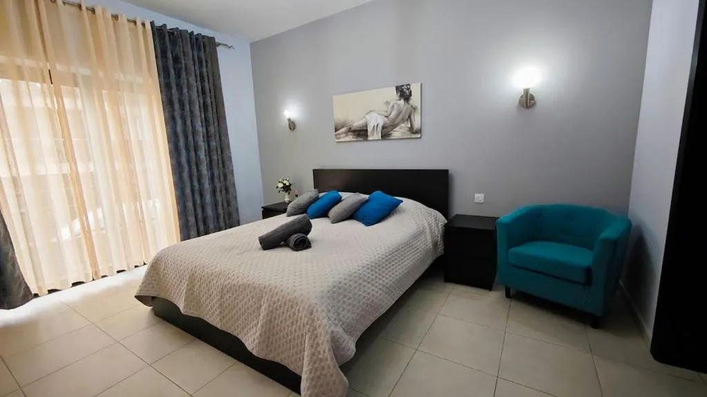 Deluxe 2 Bedroom Apartment