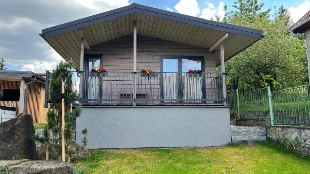 Το κτήριο όπου στεγάζεται  η παραθεριστική κατοικία