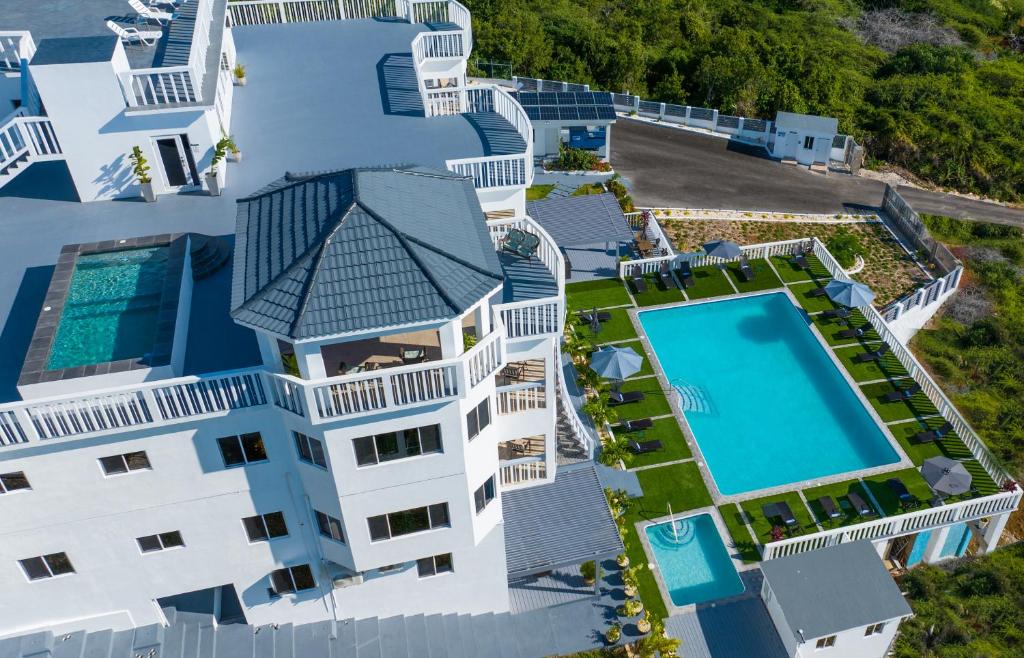 Bazén v ubytování Majestic Heights Bed & Breakfast nebo v jeho okolí