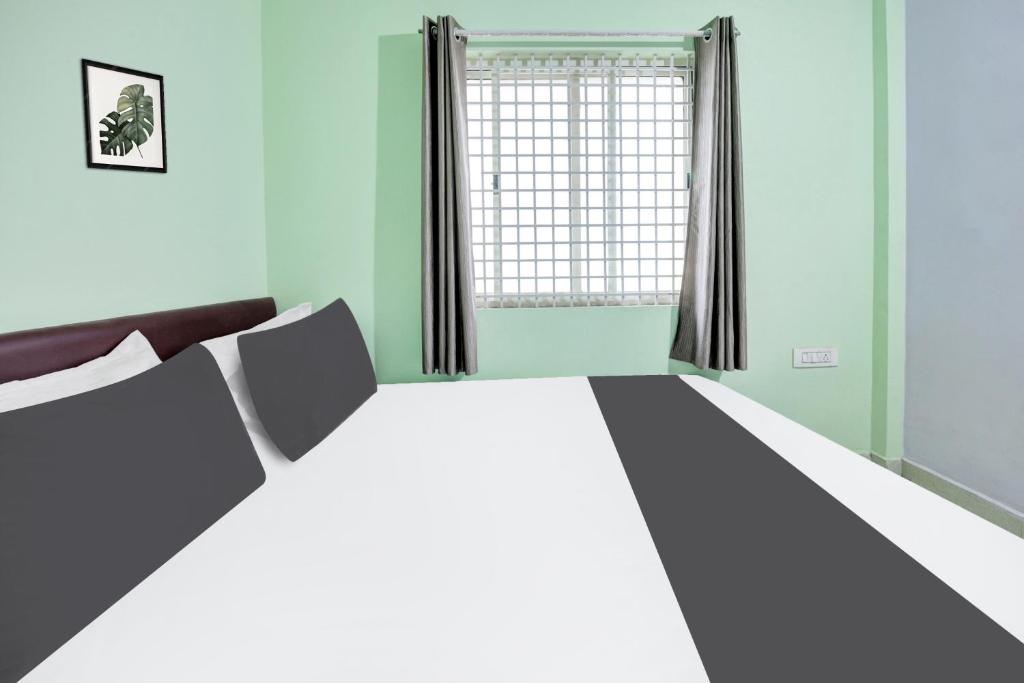 Fotografie z fotogalerie ubytování Hotel O VP Boarding and Lodging v destinaci Chik Bānavar