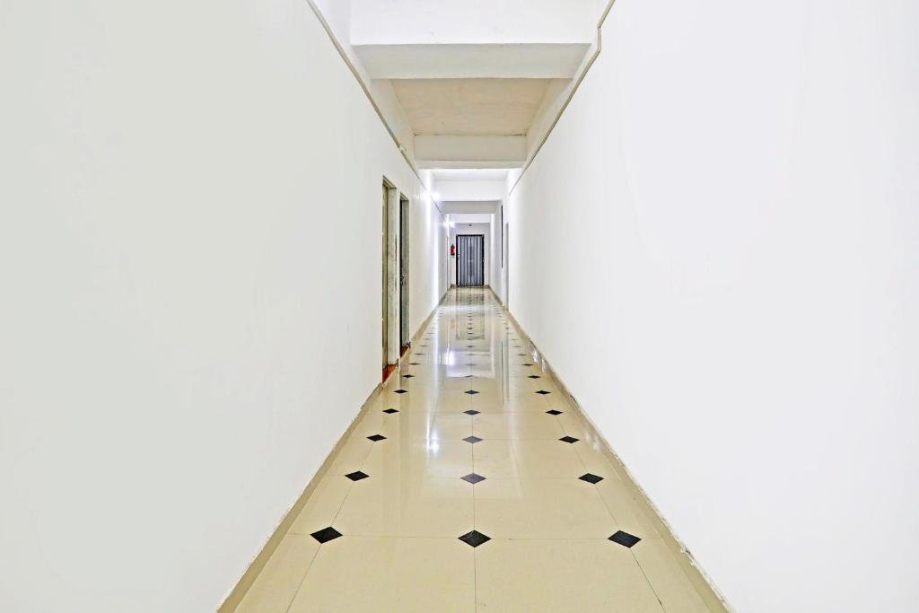 Gallery image of Hotel O Galaxy in Surat