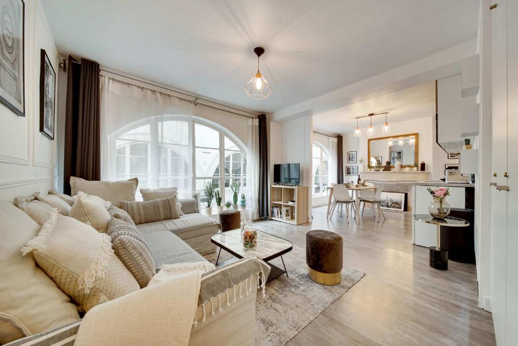 Historical apartment in the heart of Paris - 1