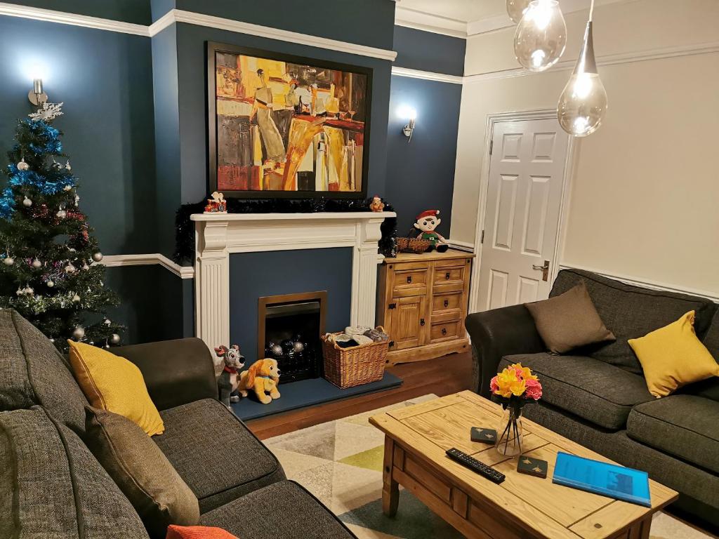 Posezení v ubytování Family Friendly I Pets Welcome I Short Walk to Railway Station I 10min Drive to Safari Park