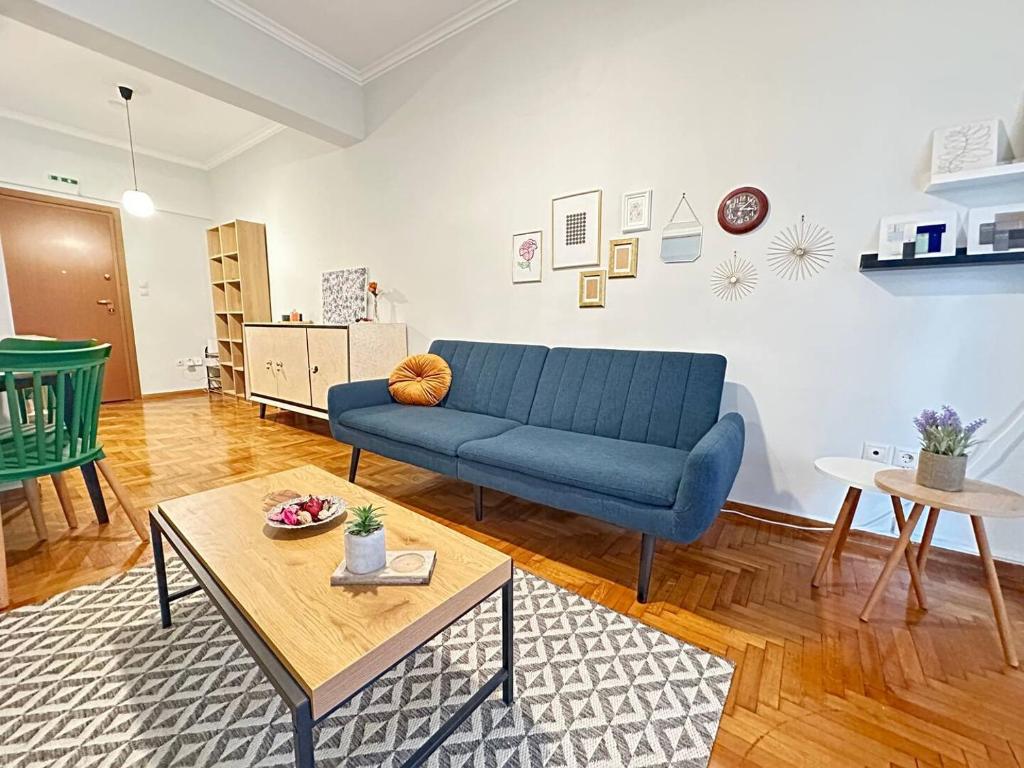 Cozy Athenian Nest Getaway