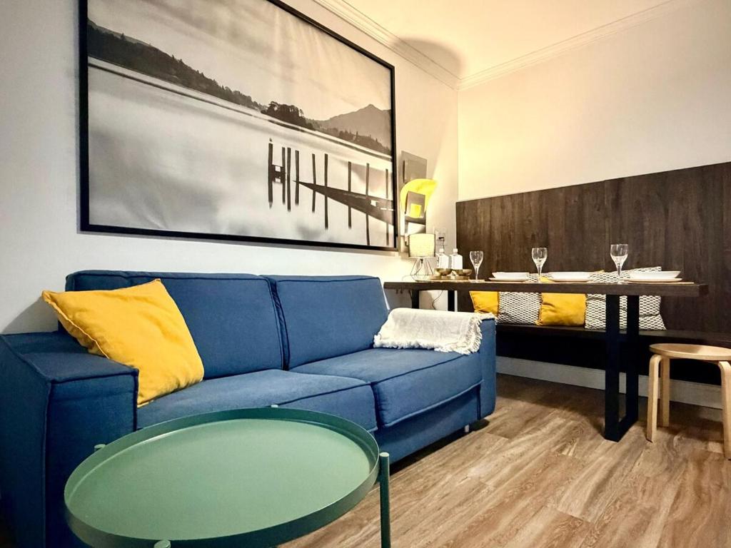 Χώρος καθιστικού στο Stylish Maisonette off the Seafront