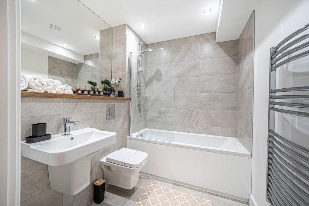 Modern Apartment City Center Leeds with Terrace 6