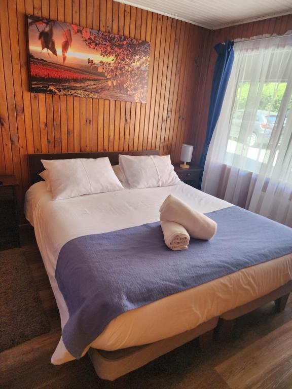 Ένα ή περισσότερα κρεβάτια σε δωμάτιο στο Hostal Vista al Mar hct