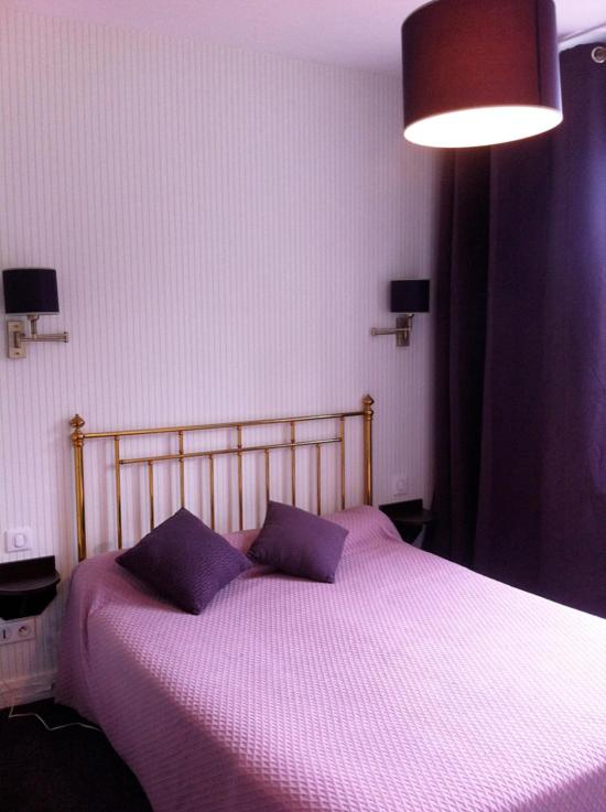 Postel nebo postele na pokoji v ubytování Logis Terrasse Hôtel